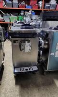 大量二手NISSEI 日世單頭軟雪糕機
